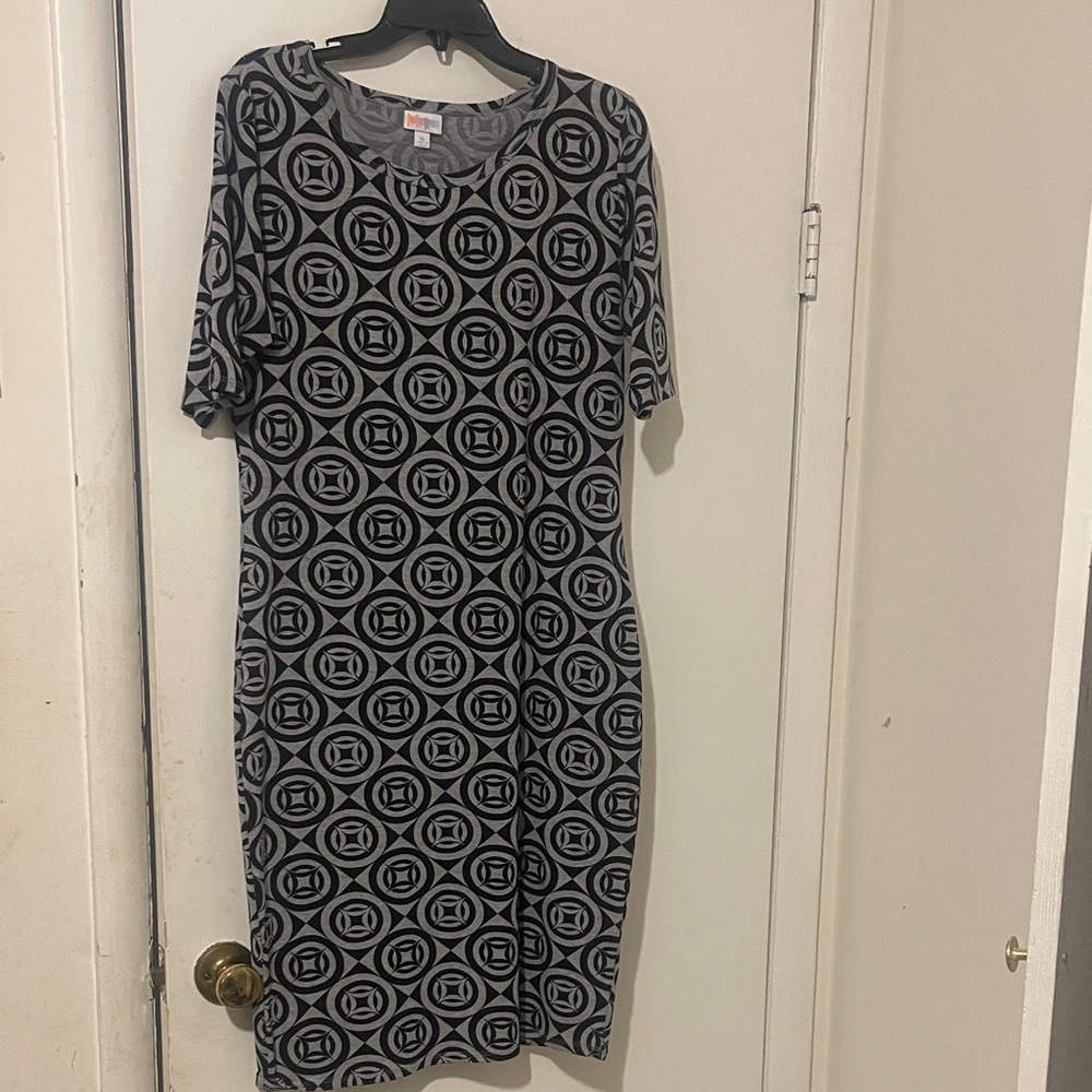 LuLaRoe Black and Gray Circle Pattern Midi Dress